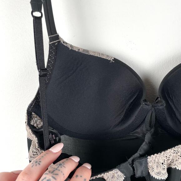 Victoria's Secret Black Lace Lingerie Slip Built in Bra - Size 34B - Picture 8 of 8